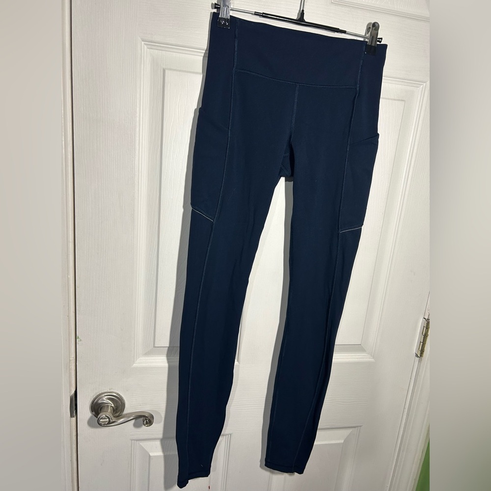 Lululemon Speed Up Tight leggings in True Navy Full-On Luxtreme material Size 4